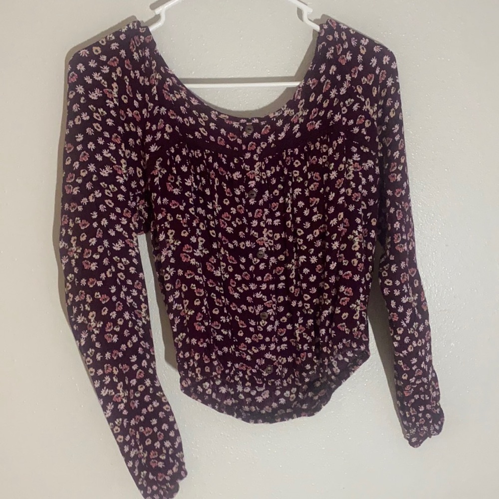 Arizona Jean Co. medium. Floral design with buttons. Cropped. Great condition